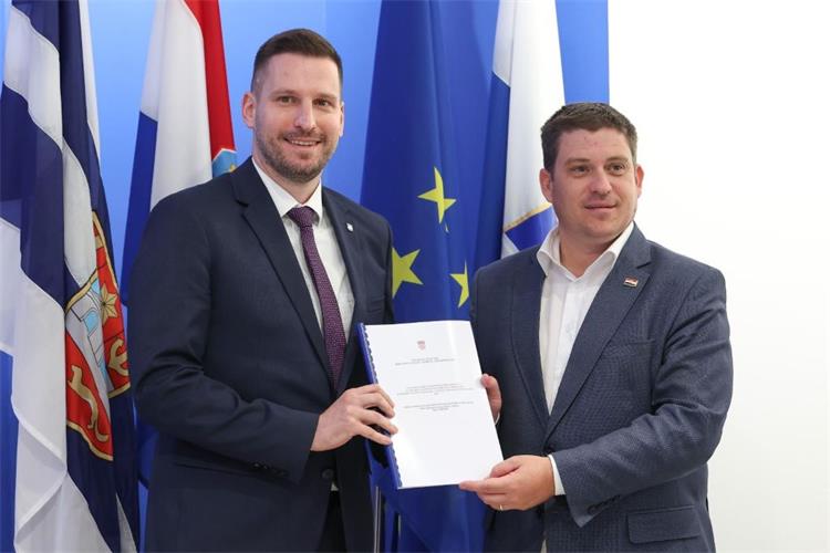 Slika /slike/foto 7_25/foto PPVRH-OS 25-7_25/nsl PRVH-OS 25-7_25.jpg